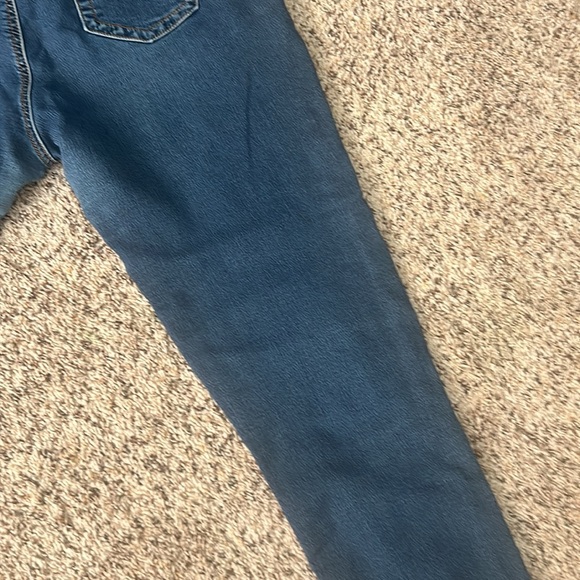 Ethyl jeans. Size 10. 87%cotton 11%poly 2%spandex.great shape nice stretch. - Picture 5 of 8